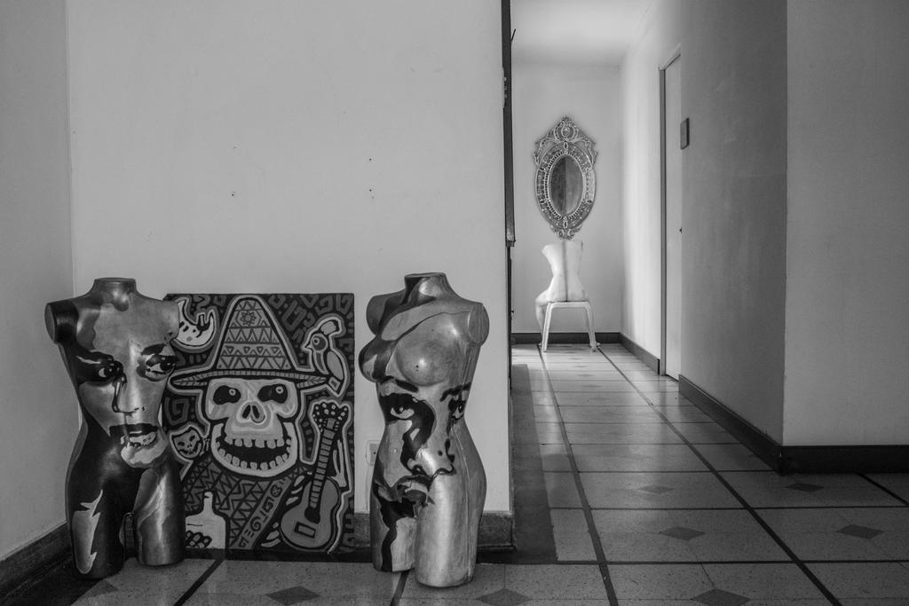 Buddha Hostel Medellin Exterior photo