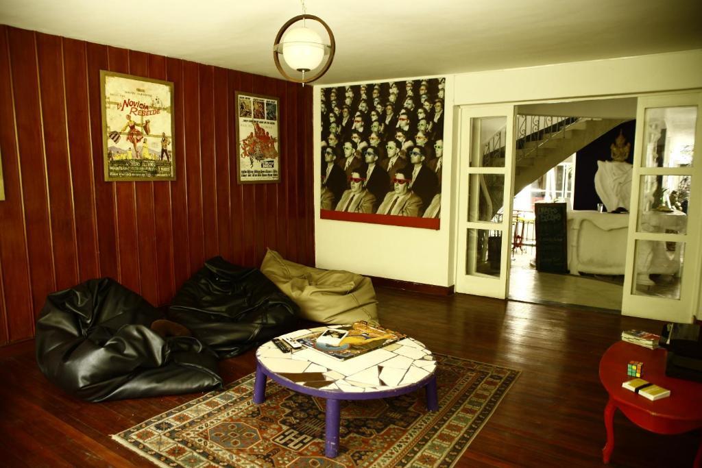 Buddha Hostel Medellin Exterior photo